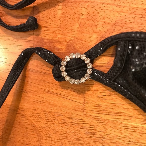 "Dare to wear" Bikinis - Picture 4 of 7